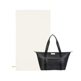 Pack Weekender Floral Negro + Toalla Essential Ivory